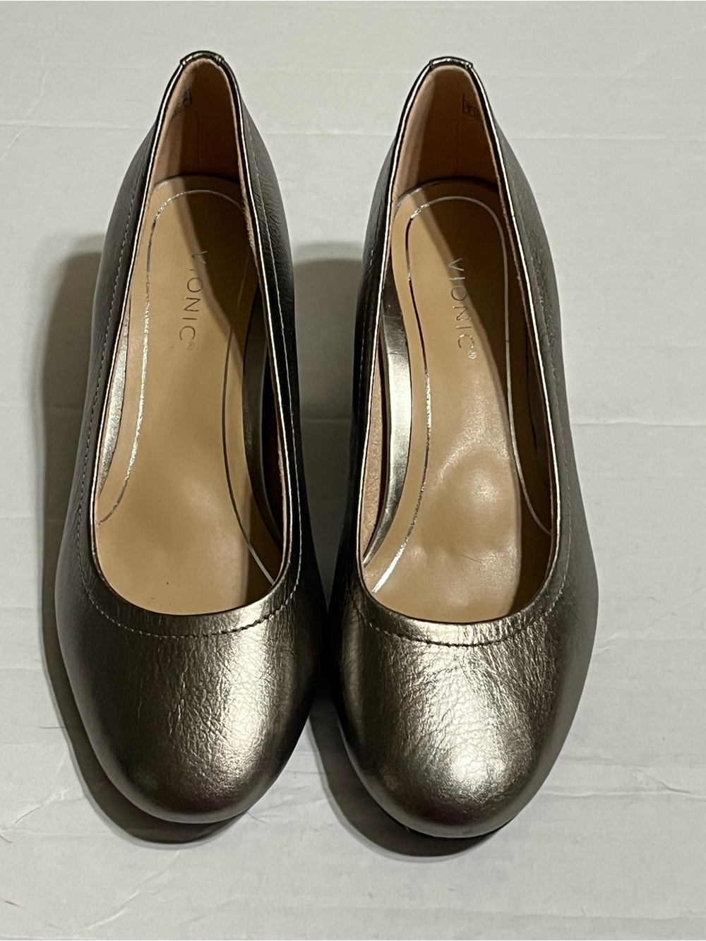 Vionic Metallic Pewter Round-Toe chunky heel shoes